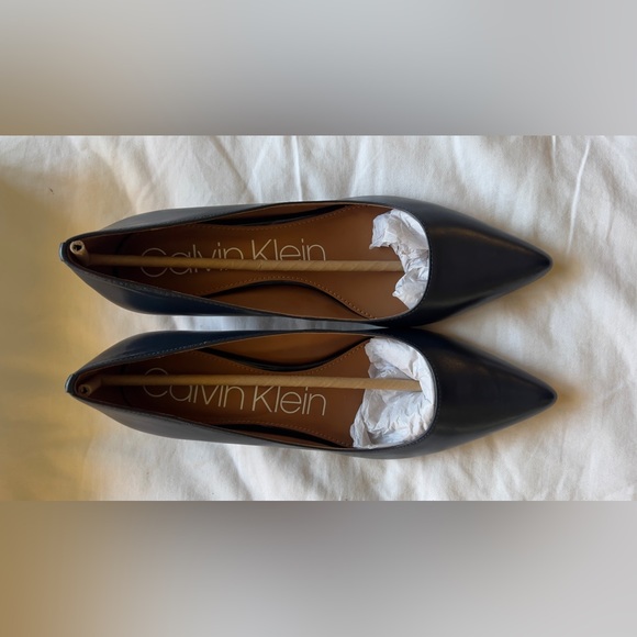 Calvin Klein Kitten Heels - size 9.5 - Picture 2 of 4